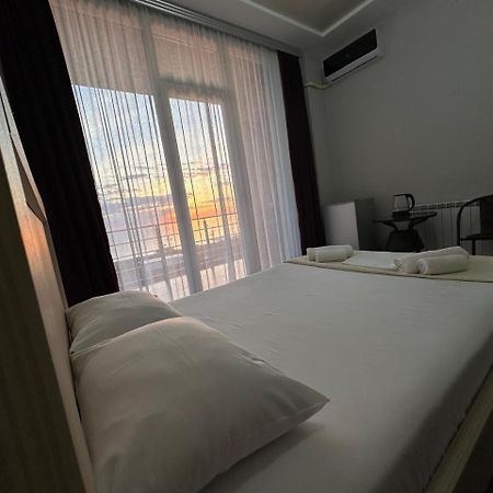 Guest House 99 Batumi Exteriör bild