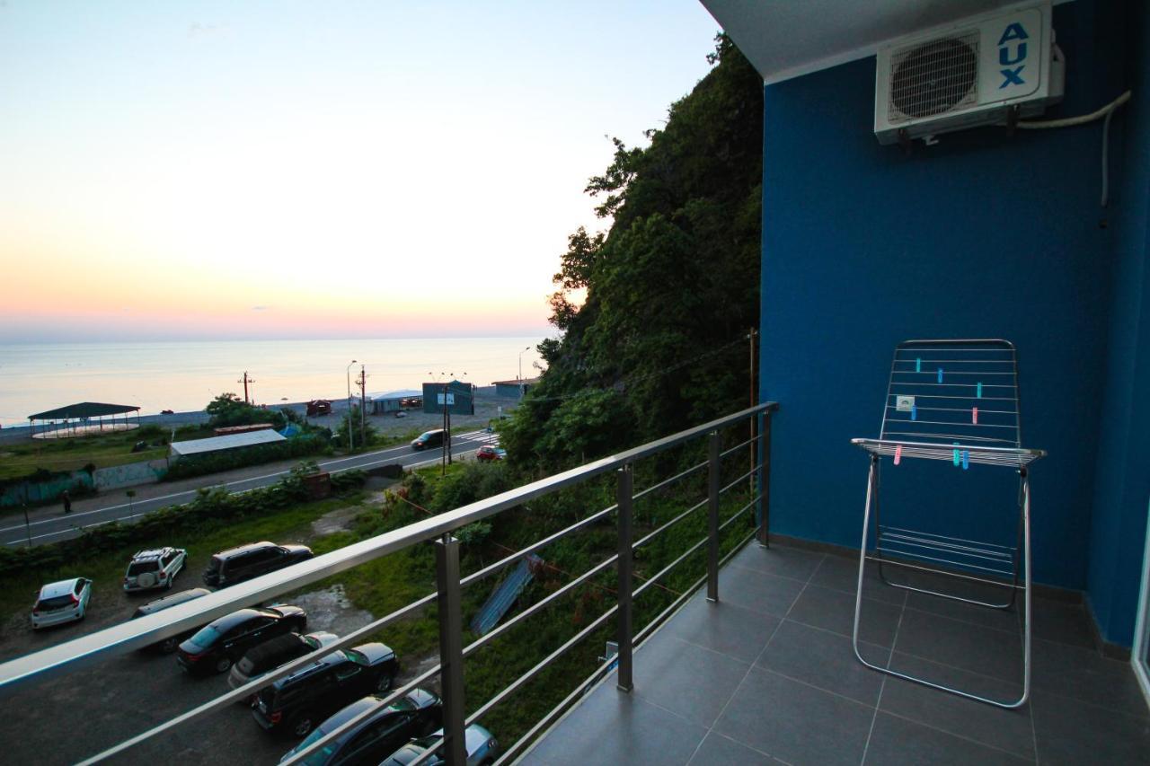 Guest House 99 Batumi Exteriör bild